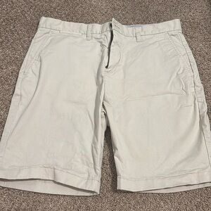Tommy Hilfiger Shorts Size Men’s 34 Cream Color